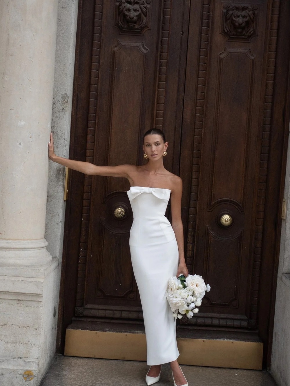ELÉA IN TEMPLE WHITE